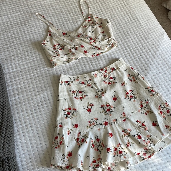 Lush Dresses & Skirts - LUSH two piece floral set size S